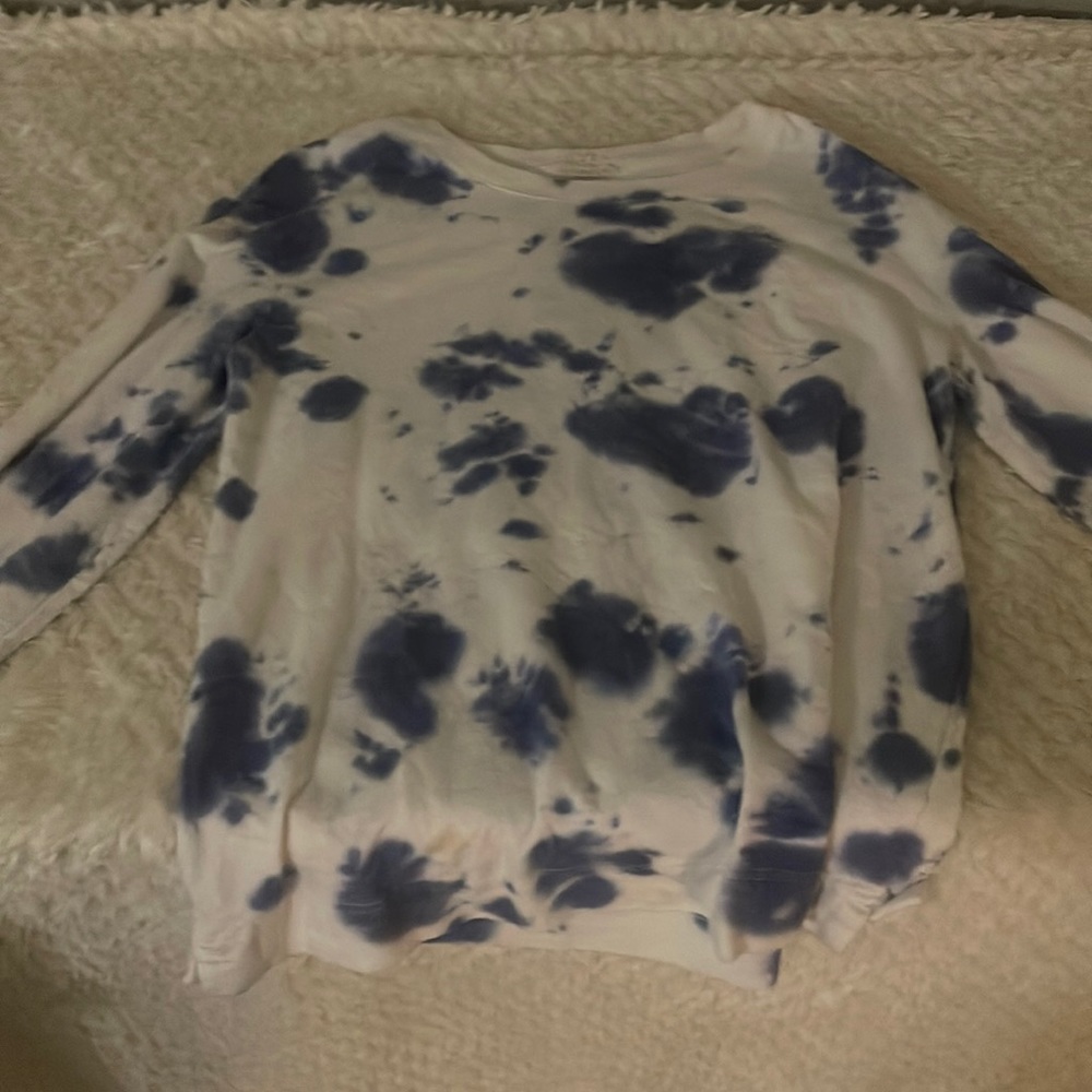 blue and white tie dye sweatshirt